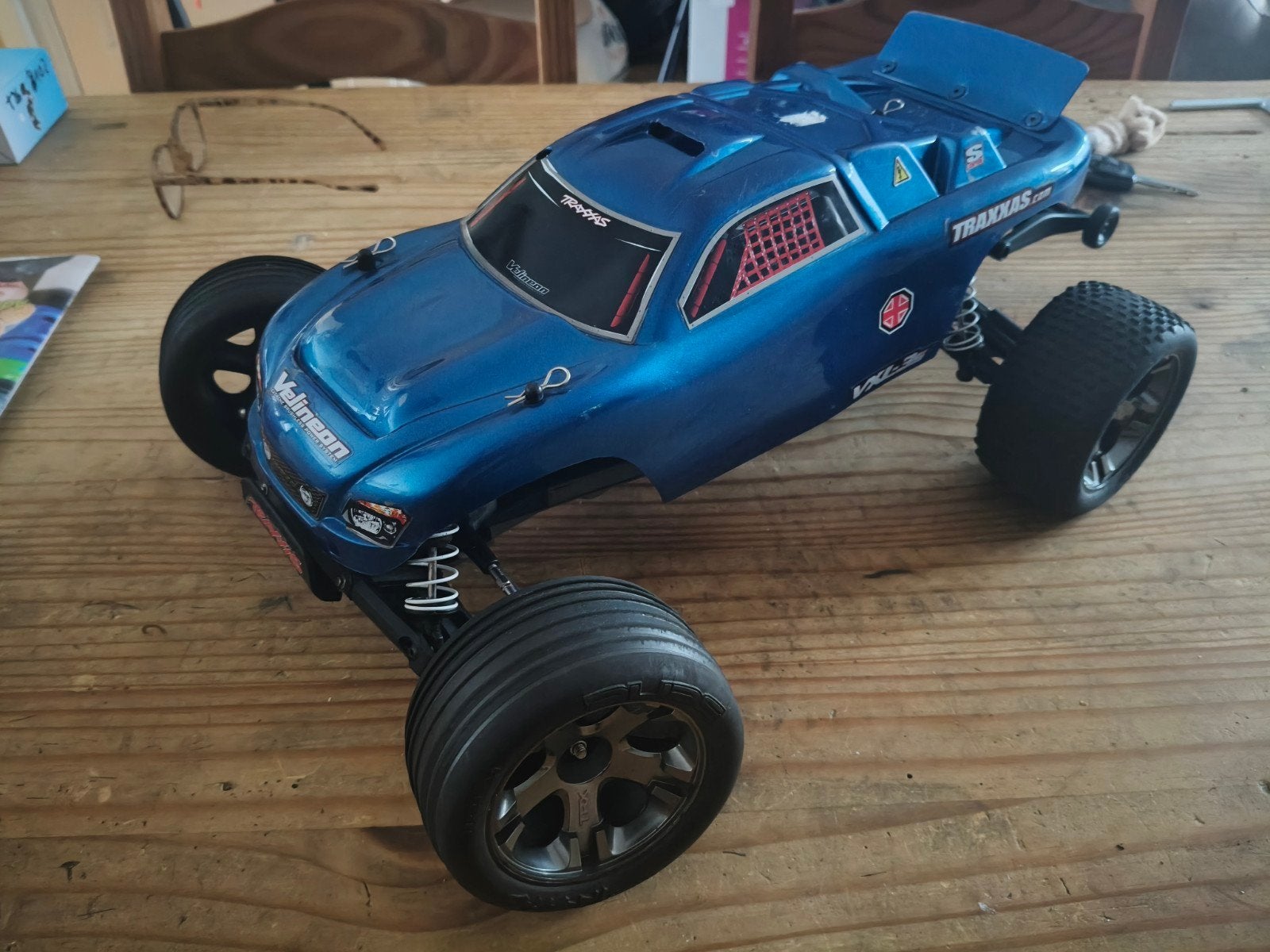 Traxxas rustler 2wd (roller), Ophalen of Verzenden, Zo goed als nieuw, Auto offroad
