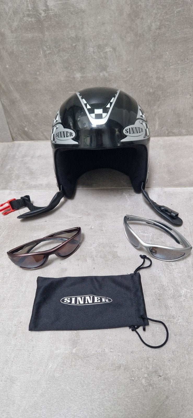 Sinner zonnebrillen en helm - Set van 2 brillen en helm, Sieraden, Tassen en Uiterlijk, Overige merken, Zonnebril, Zwart, Ophalen of Verzenden
