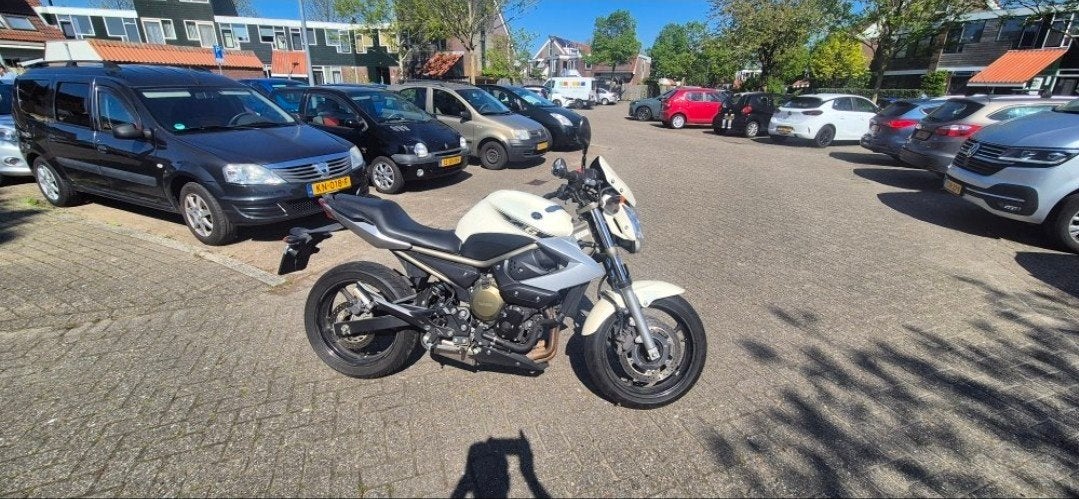 Yamaha XJ6 N - 2010 - 57kW (78pk) - ABS - Parelmoer wit, Motoren, Particulier