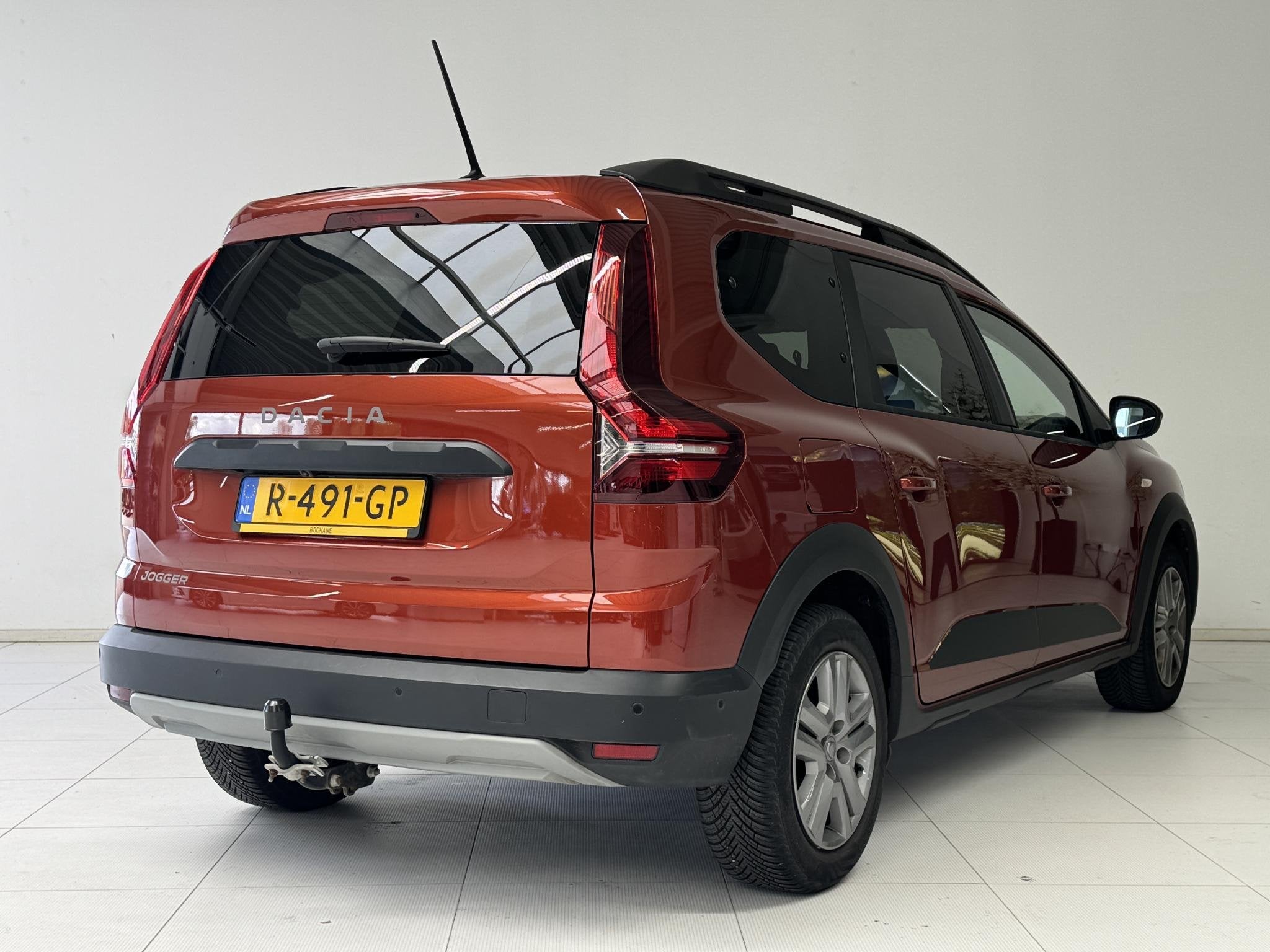 Dacia Jogger 1.0 TCe 100 Bi-Fuel Extreme 7p. | Trekhaak | Na, 1227 kg, Gebruikt, Automatische klimaatregeling, 7 stoelen
