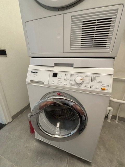 MIELE WASMACHINE EN MIELE WASDROGER SAMEN TE KOOP AANGEBODEN, Ophalen, Zo goed als nieuw, 85 tot 90 cm