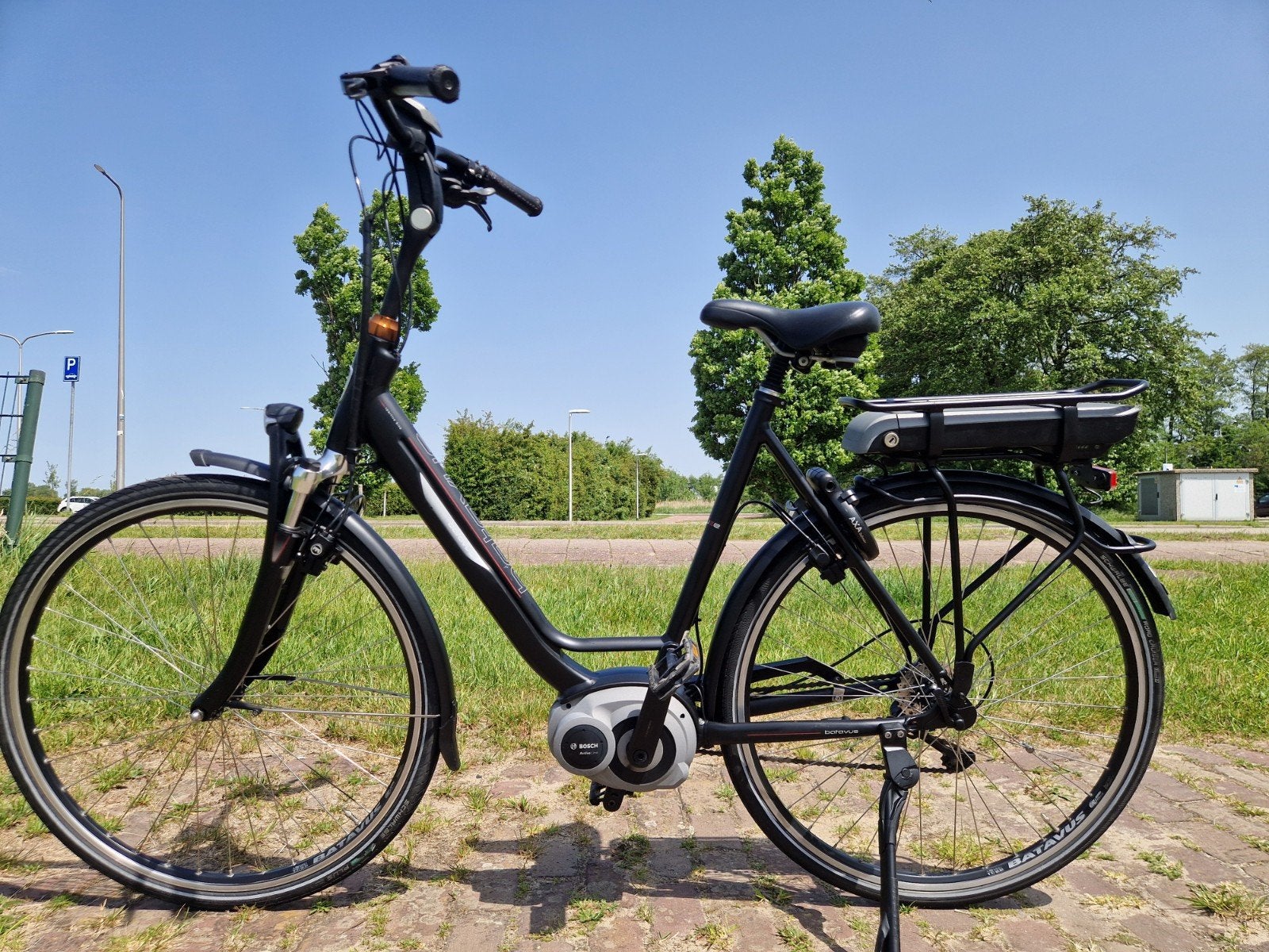 ELEKTRISCHE FIETS BATAVUS FUZE(BOSCH MIDDEN MOTOR)GOEDE ACCU, Fietsen en Brommers, Fietsen | Dames | Damesfietsen, Ophalen, Zo goed als nieuw
