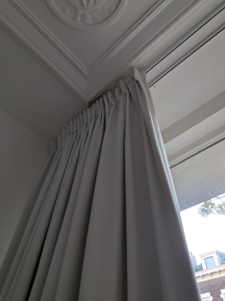 Foto 19 van Set Maatwerk Gordijnen – 3m Hoog (Verduisterend + Vitrage)