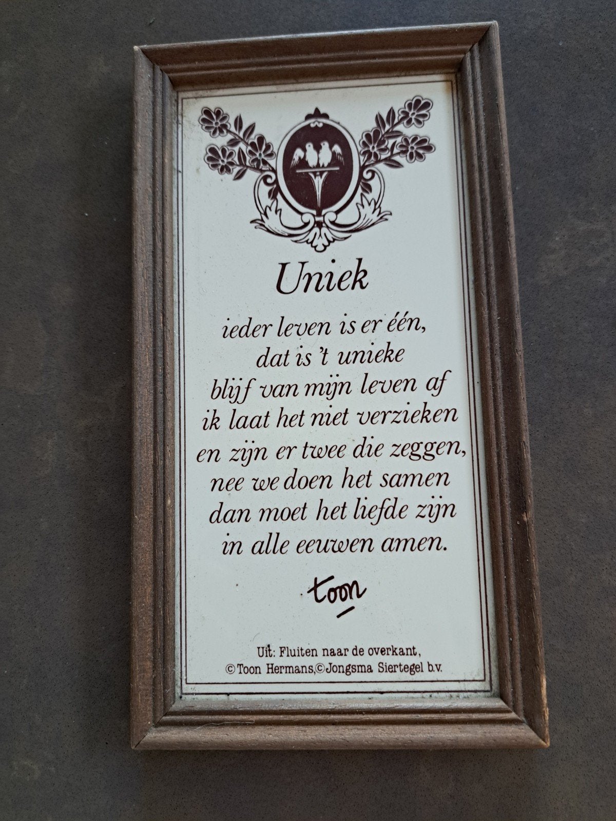 Siertegel met spreuk van Toon Hermans, Ophalen of Verzenden