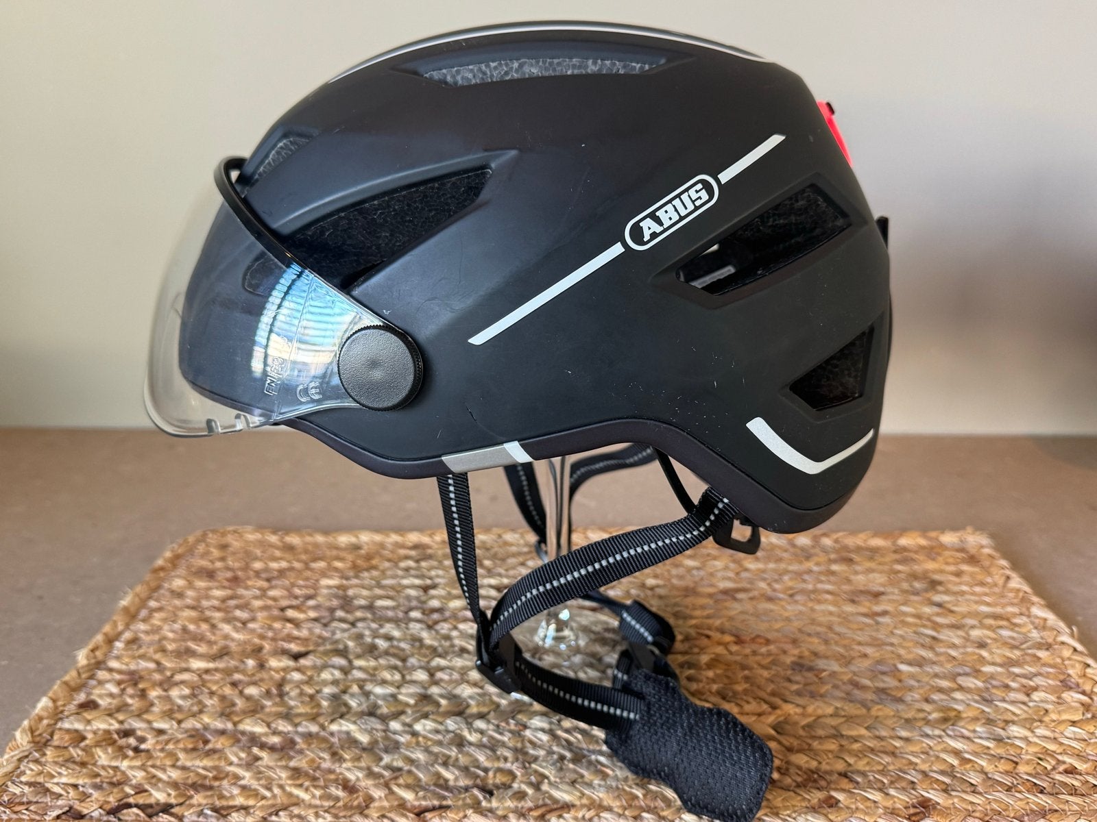 ABUS Pedelec 2.0 fietshelm met vizier en LED-achterlicht, Ophalen of Verzenden, Zo goed als nieuw, L, Heer of Dame