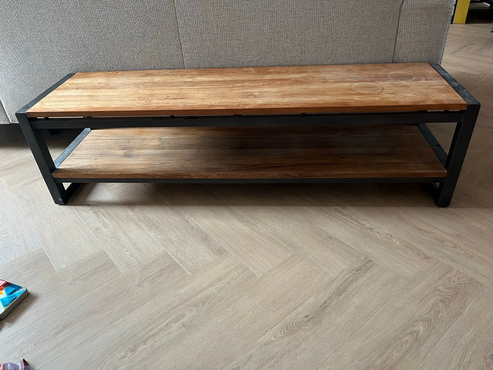 Robuust TV-meubel van hout en metaal - 150x40x40 cm, Ophalen, Gebruikt, 100 tot 150 cm, Minder dan 100 cm