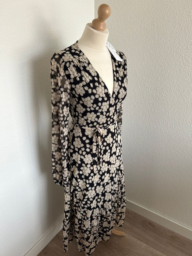 Fabienne Chapot maat M Natasja frill dress 482, Kleding | Dames, Jurken, Maat 38/40 (M), Zwart, Ophalen of Verzenden, Zo goed als nieuw