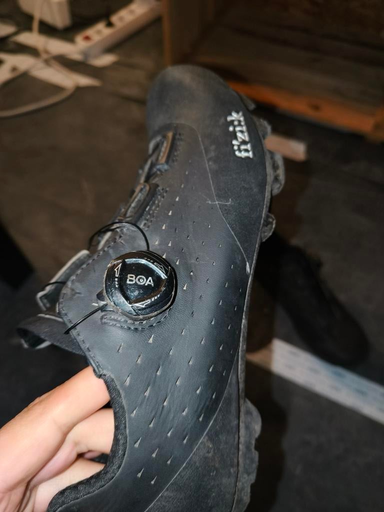 Mtb. schoenen Fizik mt. 40. (Opbrengst voor Alpe d'huZes), Fietsen en Brommers, Fietsaccessoires | Fietskleding, Ophalen, Gebruikt