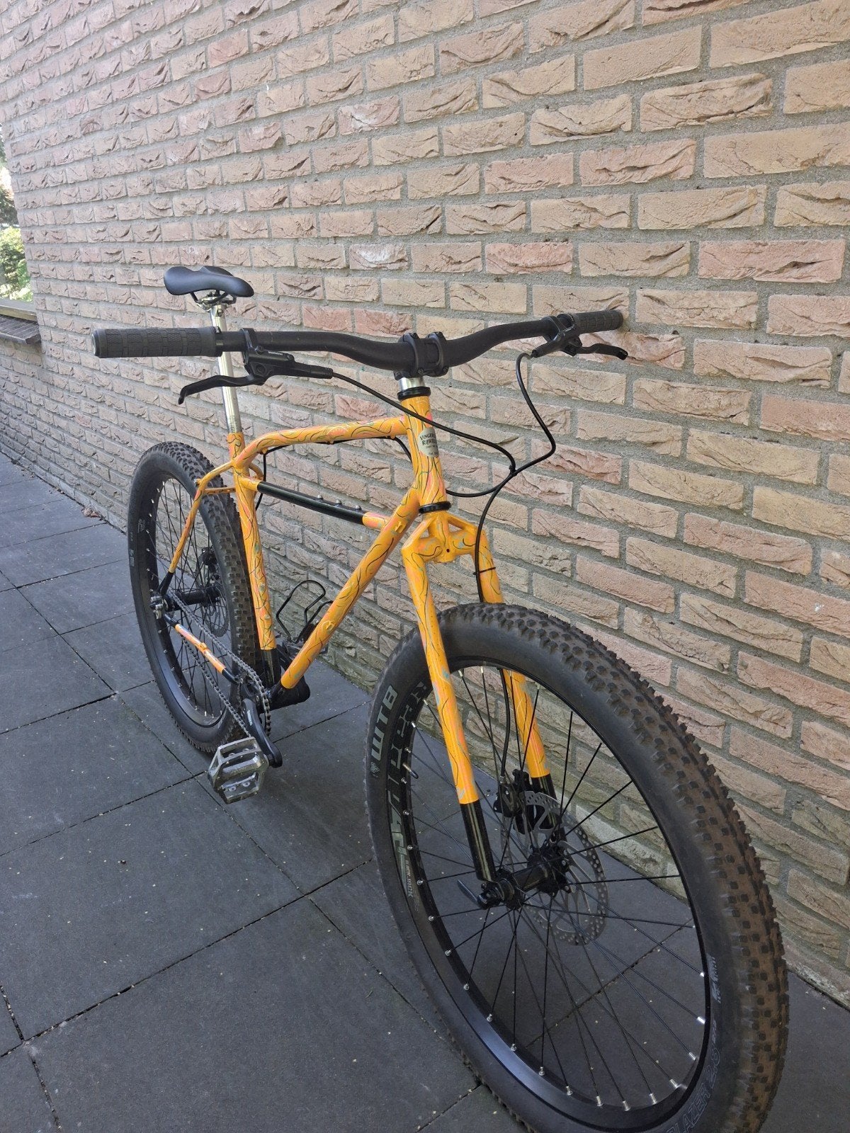 Foto 3 van klunker mountainbike 27.5 plus banden