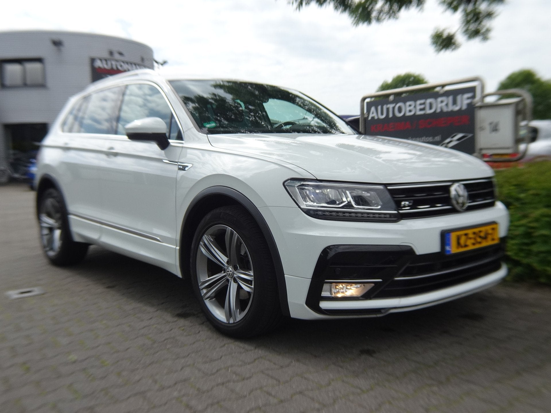 Volkswagen Tiguan 1.4 TSI R-Line Connected Series (bj 2017), Voorwielaandrijving, Gebruikt, Euro 6, 4 cilinders