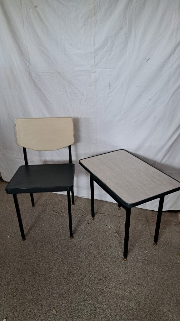 Jaren 50-60 Stoel en tafeltje met formica blad (WOME-224), Ophalen