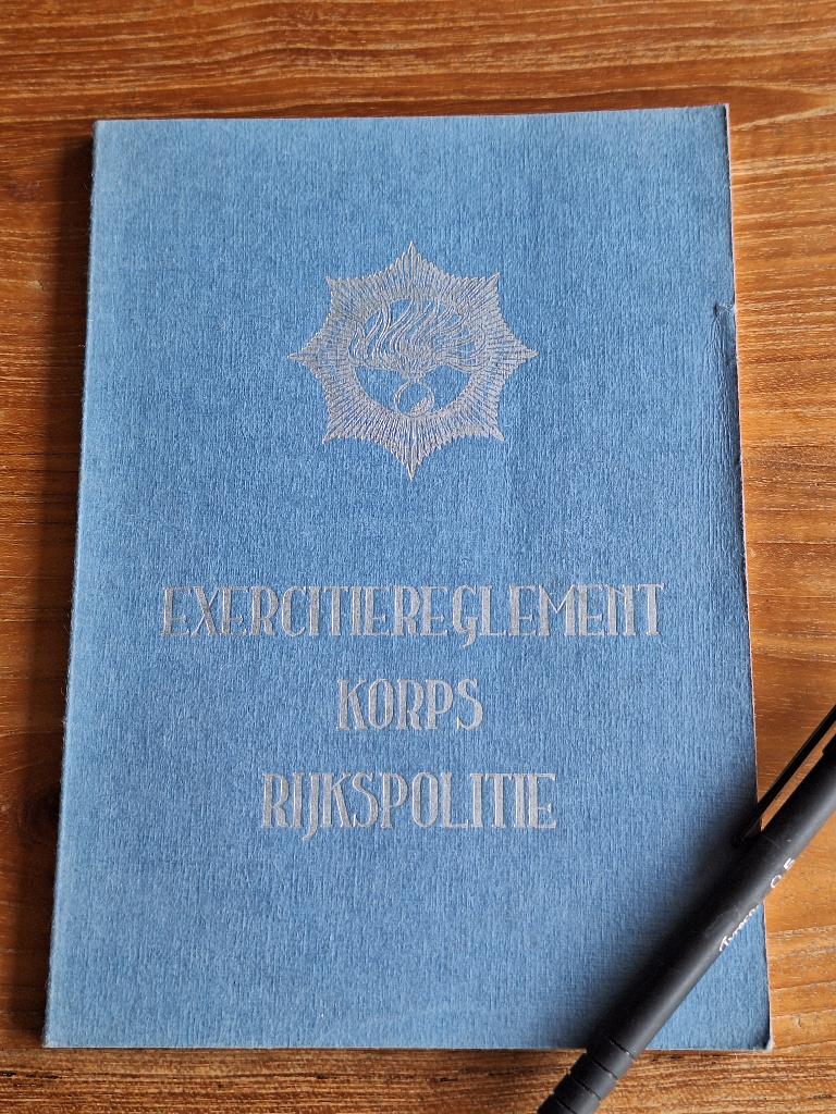 Exercitie-Reglement van het korps rijkspolitie, Ophalen of Verzenden, Tweede Wereldoorlog, Gelezen, Overige onderwerpen
