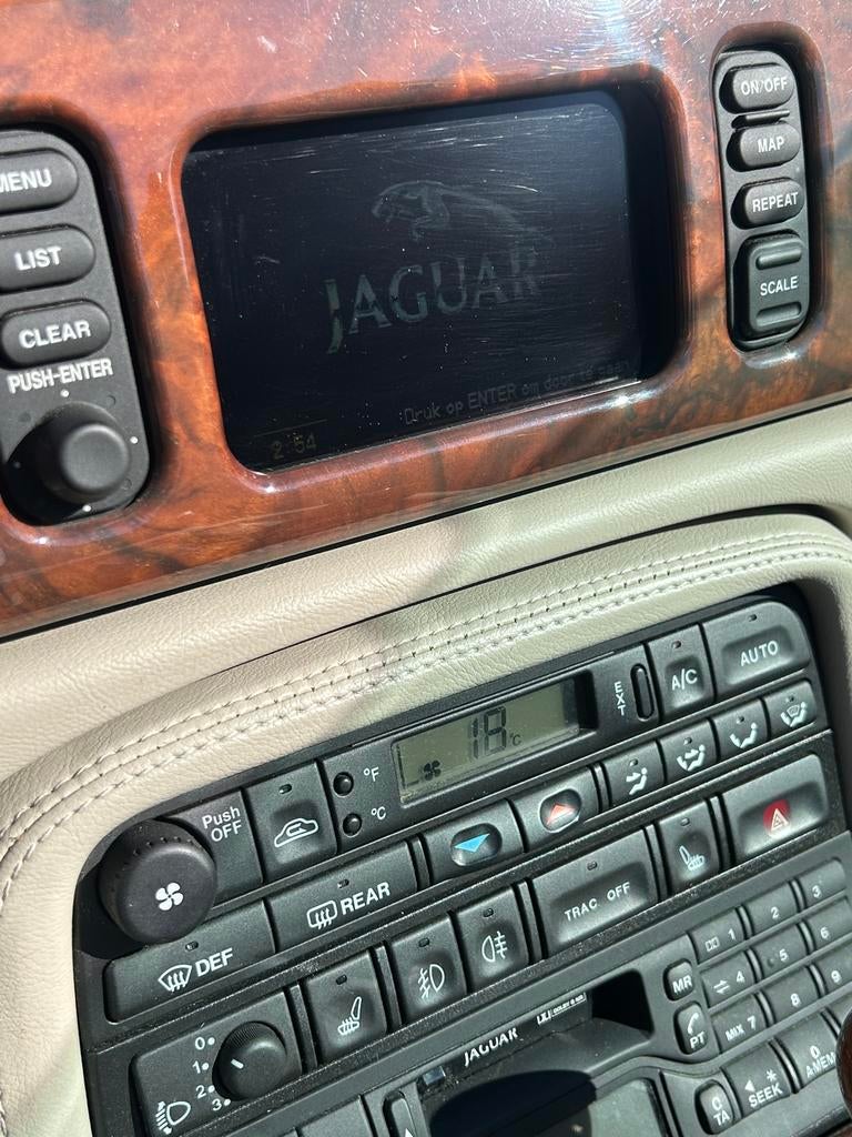 Jaguar XKR 4.0 Supercharger Convertible 2000 Bruin, foto 3