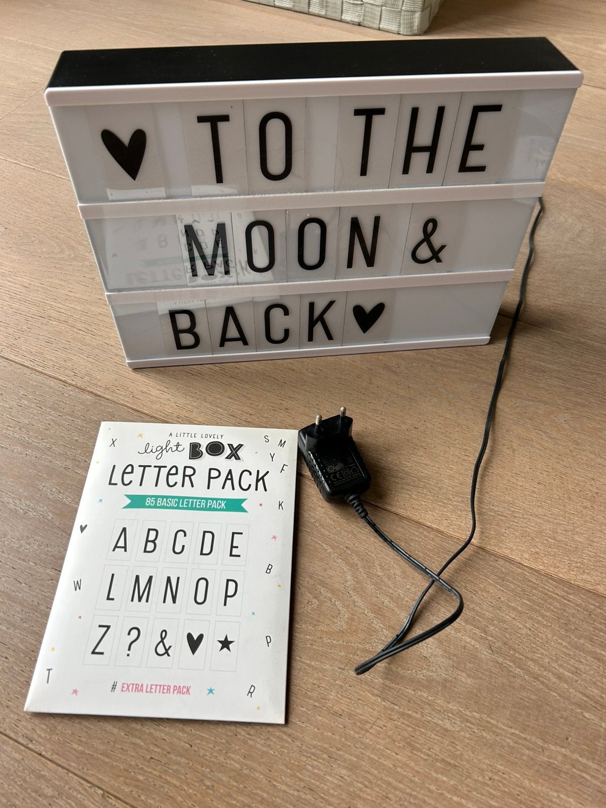 A Little Lovely Company Lightbox A4 met letters, Huis en Inrichting, Woonaccessoires | Overige, Zo goed als nieuw, Kunststof, Wit