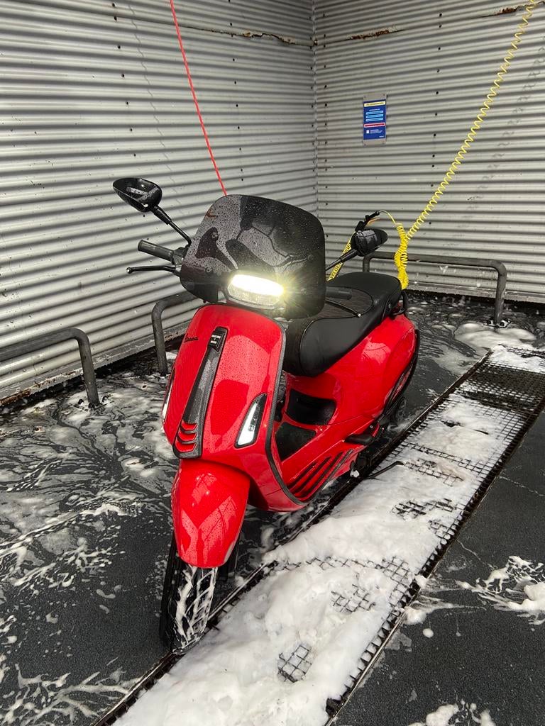 Vespa sprint 2020, Fietsen en Brommers, Scooters | Vespa, Zo goed als nieuw, Benzine, Ophalen