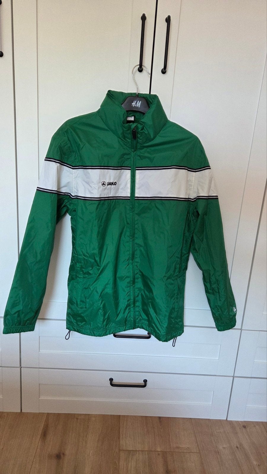 Jako regenjas groen wit maat S, Ophalen of Verzenden, Zo goed als nieuw, Voetbal, Jako