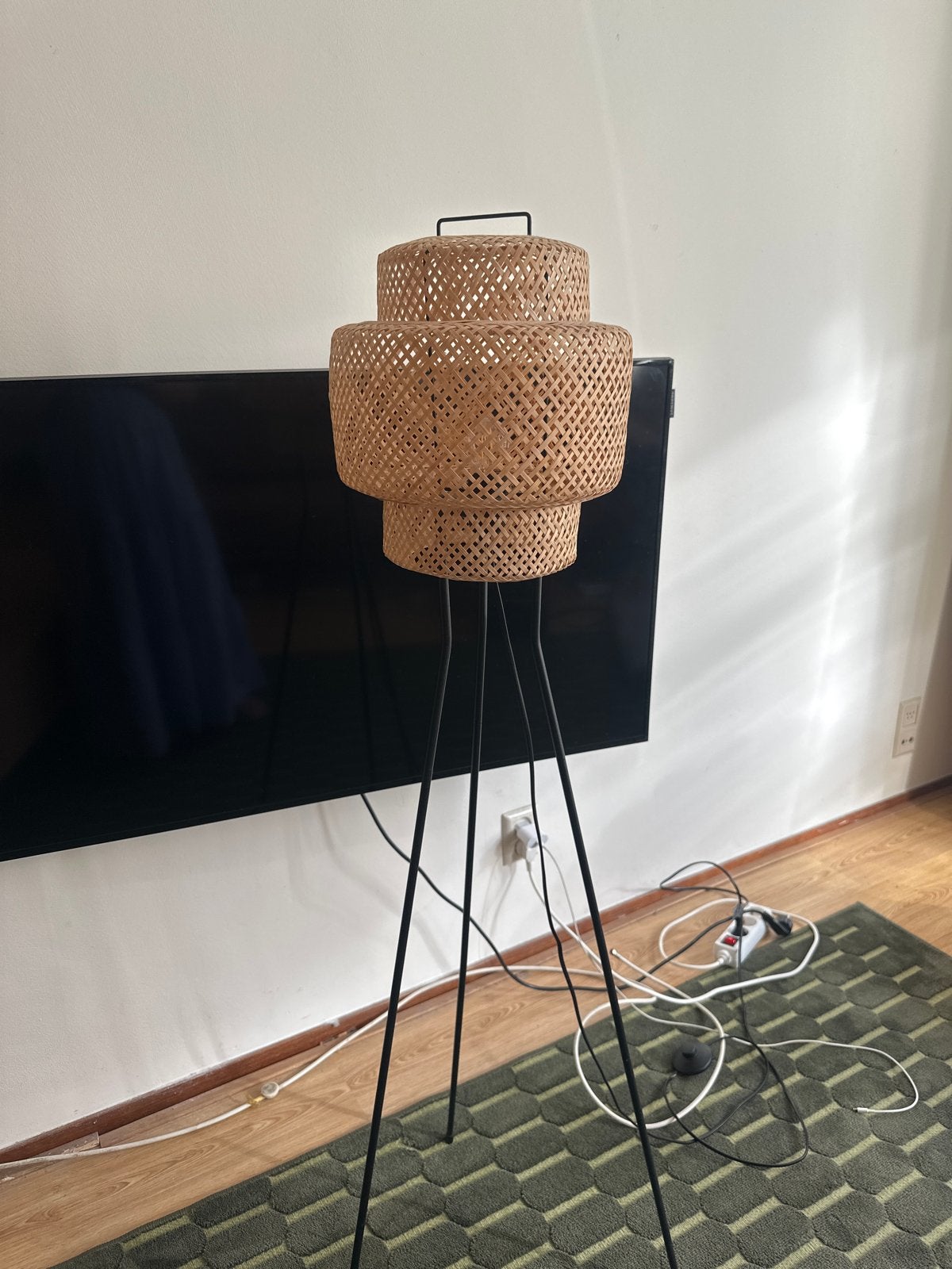 Bamboe vloerlamp met metalen statief IKEA SINNERLIG, Ophalen, Zo goed als nieuw, Hout, 150 tot 200 cm