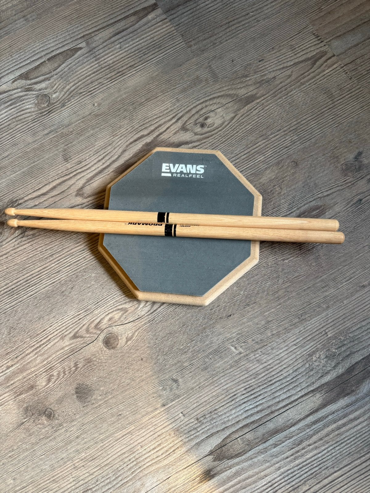 Evans RealFeel oefenpad met Promark drumstokken, Ophalen of Verzenden, Nieuw, Overige merken
