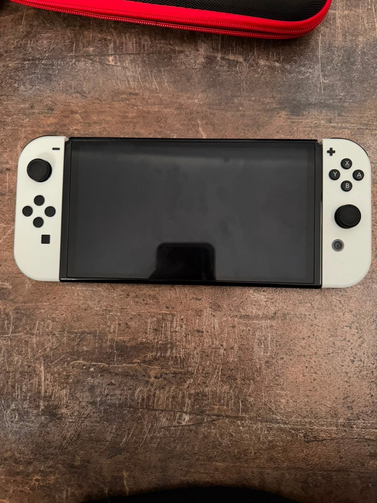 Nintendo Switch OLED met reiskoffer, Spelcomputers en Games, Ophalen, Zo goed als nieuw, Met 1 controller, Switch OLED