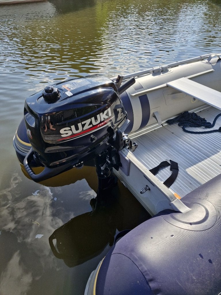 Suzuki DF4A 4 PK 4-takt langstaart buitenboordmotor, Ophalen, Minder dan 5 pk, Zo goed als nieuw, Buitenboordmotor