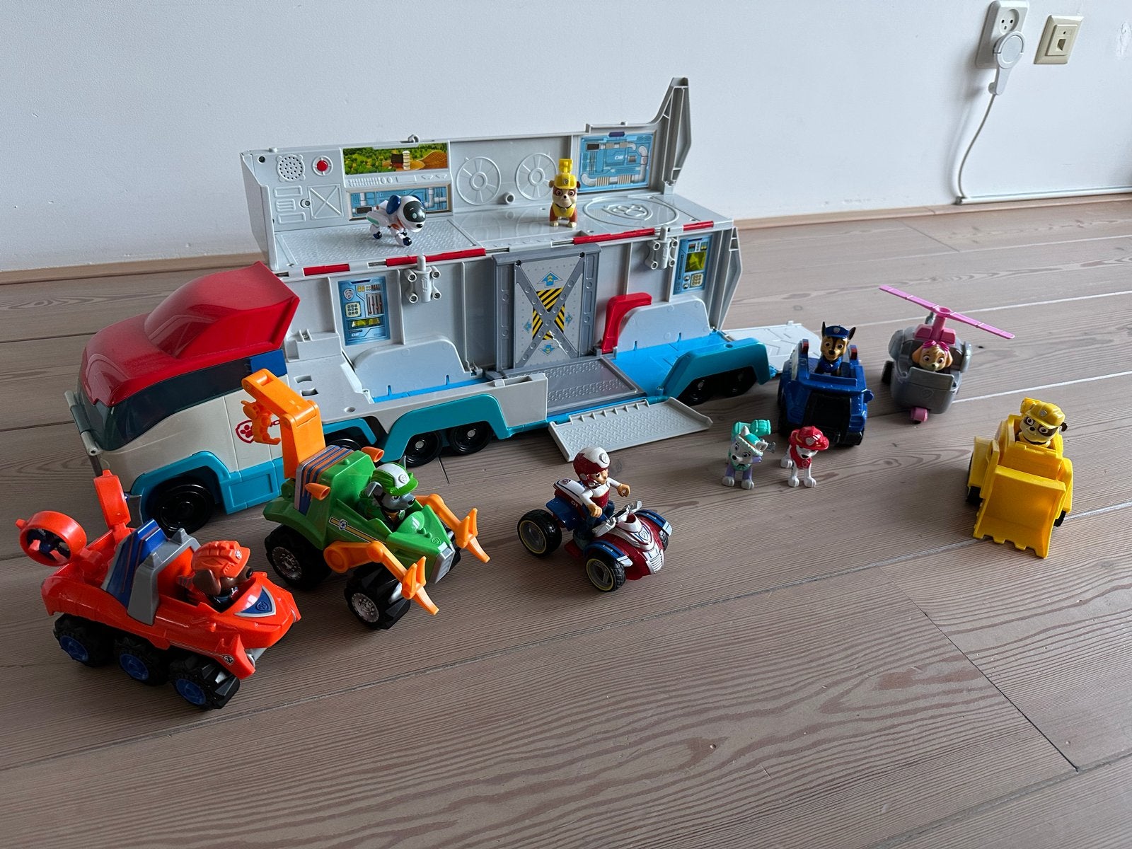Paw Patrol Patroller met voertuigen en figuren, Ophalen, Gebruikt