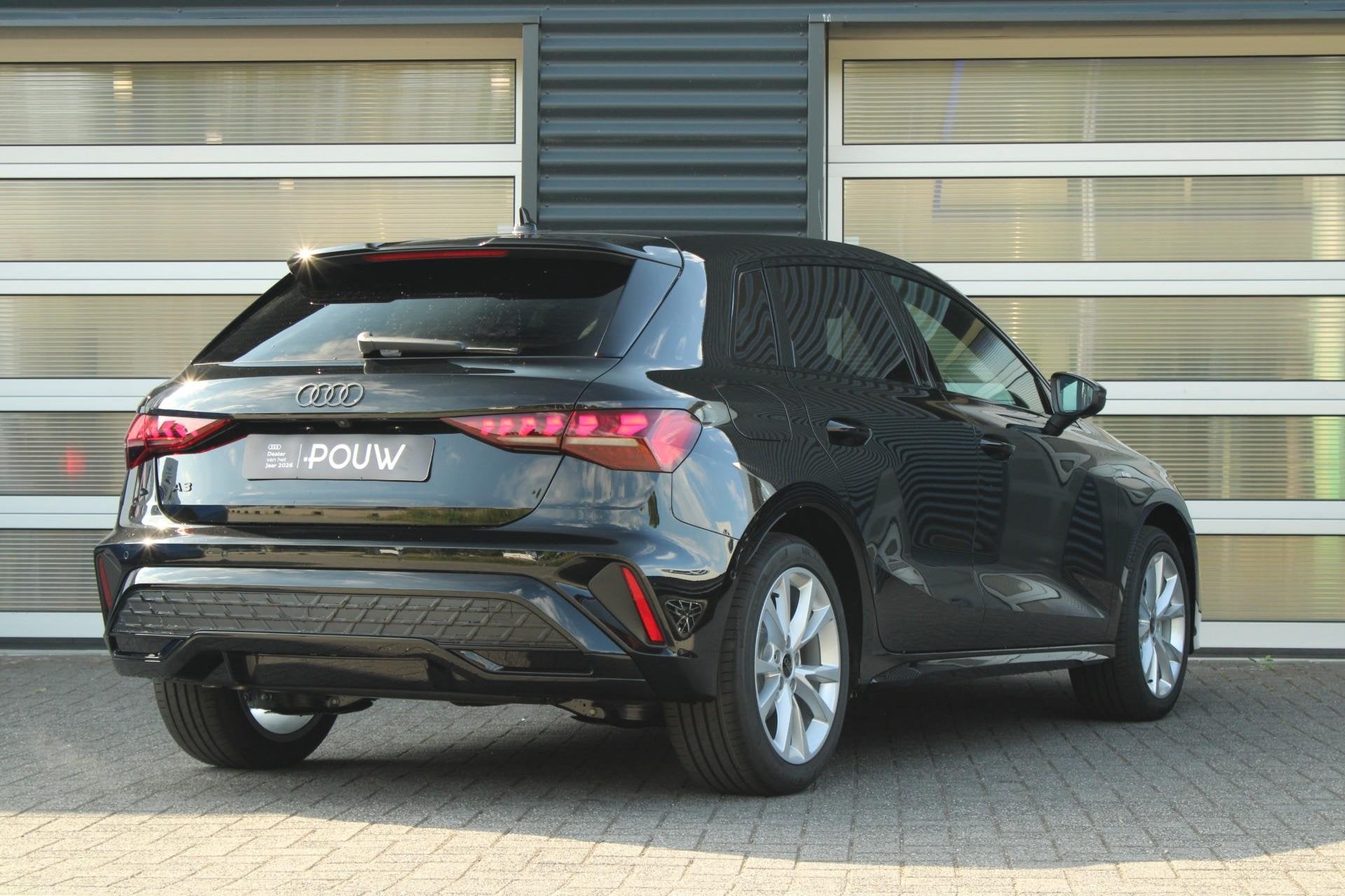 Audi A3 Sportback 40 TFSI e 204pk S Edition | Trekhaak Afnee, Auto's, 12 maanden, 1498 cc, 4 cilinders, 150 min