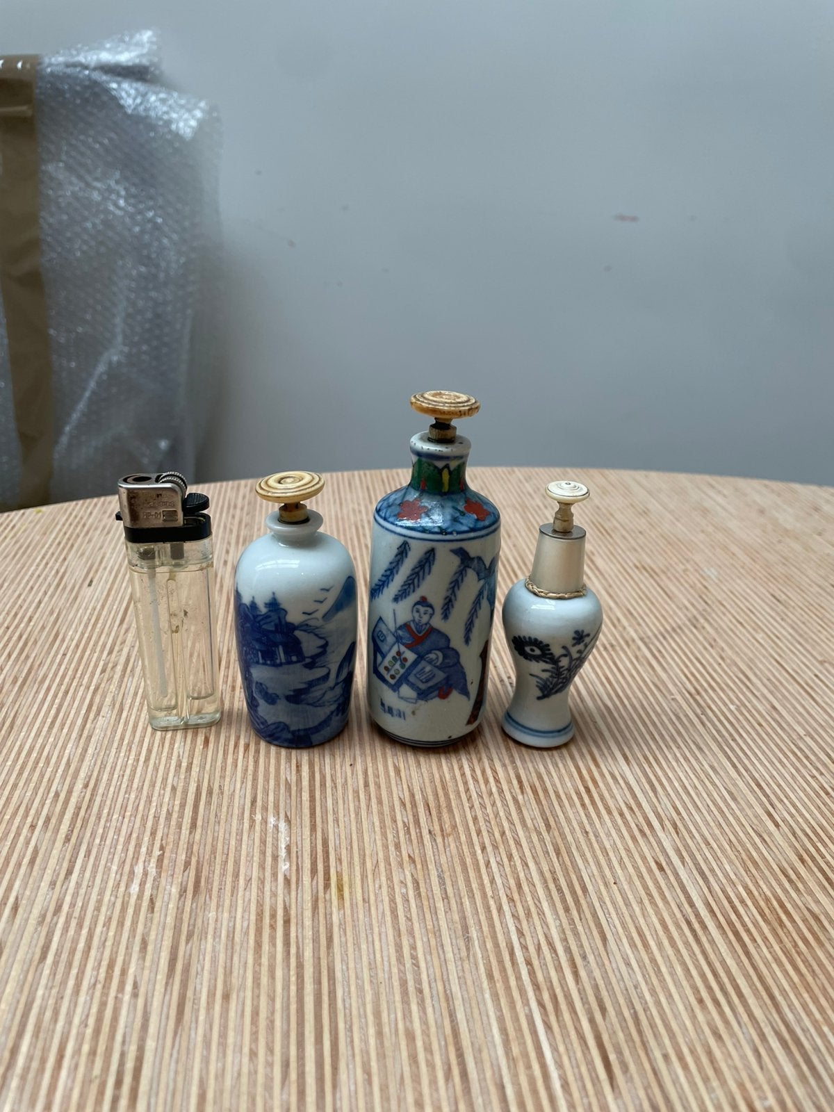 Lot 1 chinees snuifflesje 3x, Antiek en Kunst, Antiek | Porselein, Verzenden