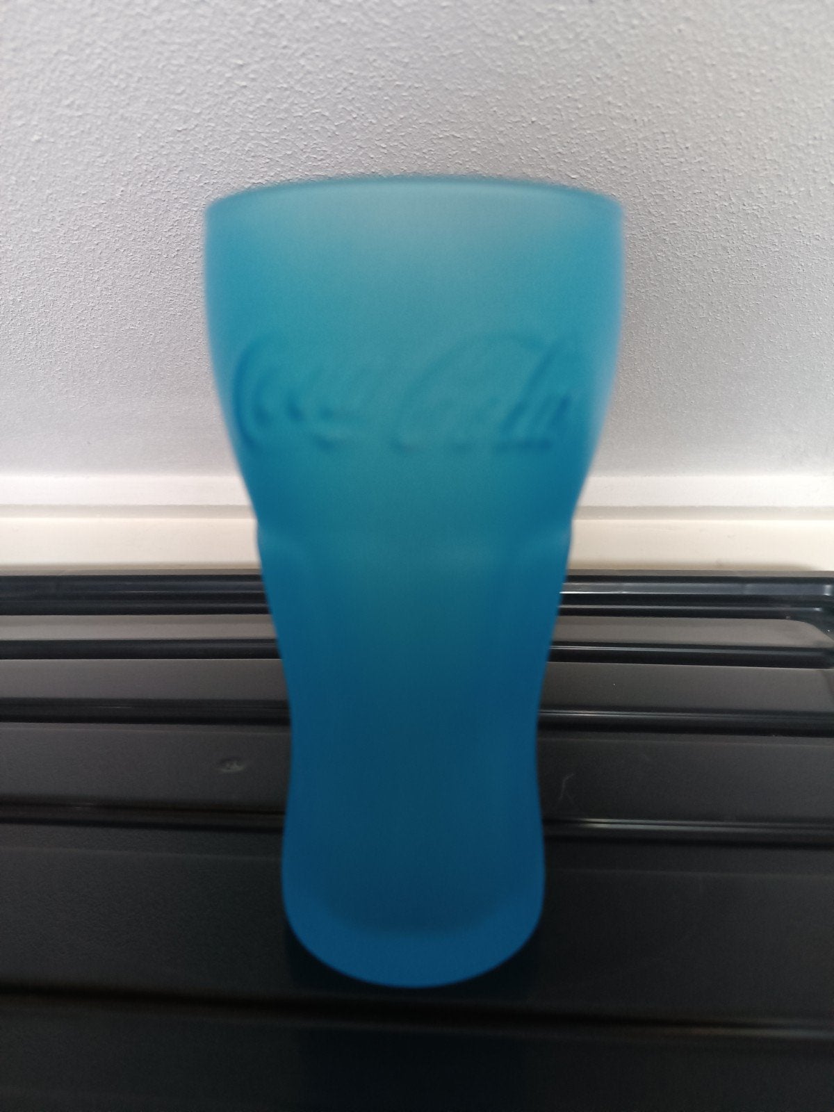Coca-Cola Glas - Blauw, Frosted neon Look, Ophalen of Verzenden, Zo goed als nieuw, Overige merken, Glas