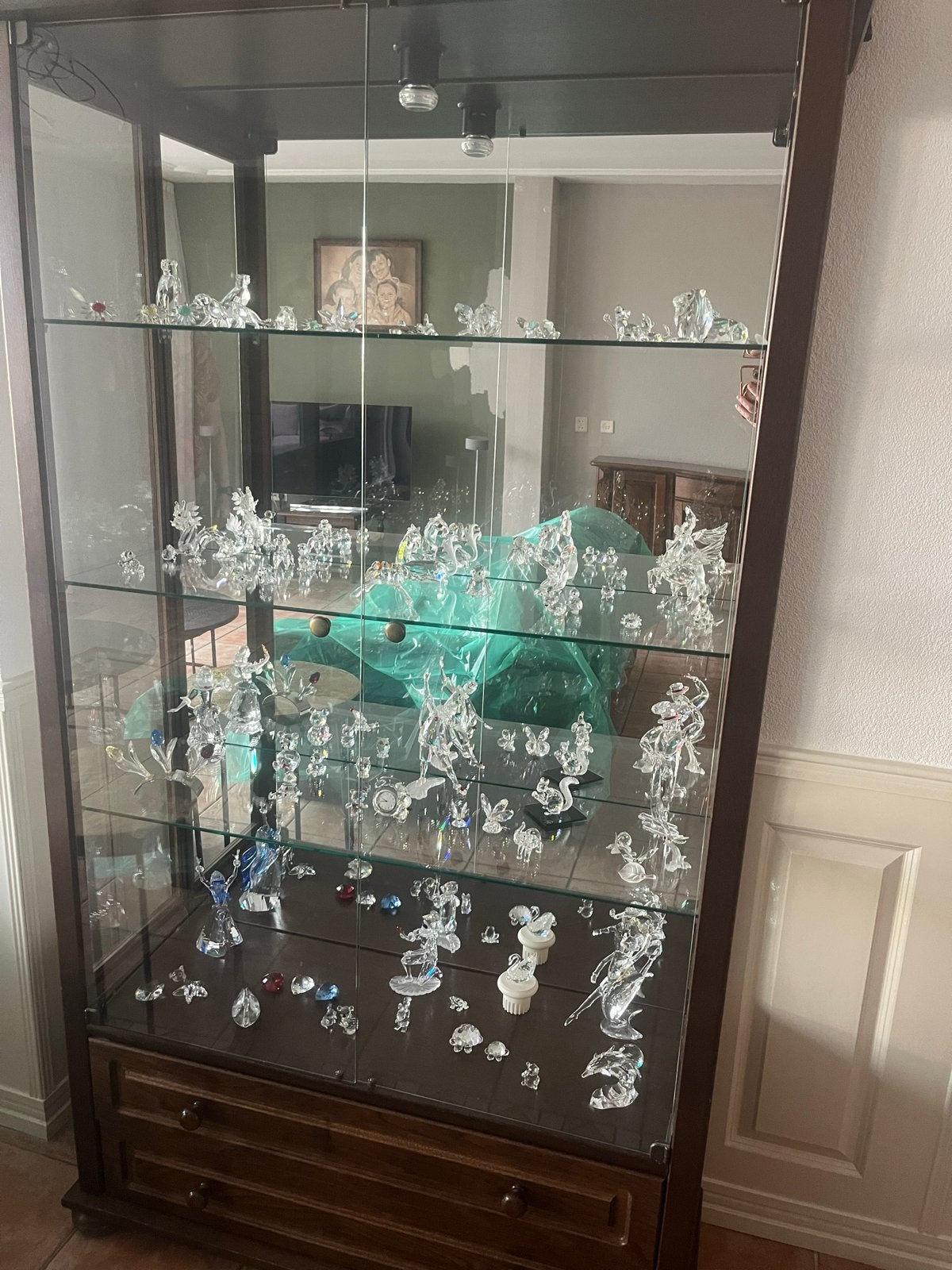 Vitrinekast met of zonder Swarovski beeldjes, Huis en Inrichting, Kasten | Vitrinekasten, Ophalen, 50 tot 100 cm, Met lade(s)