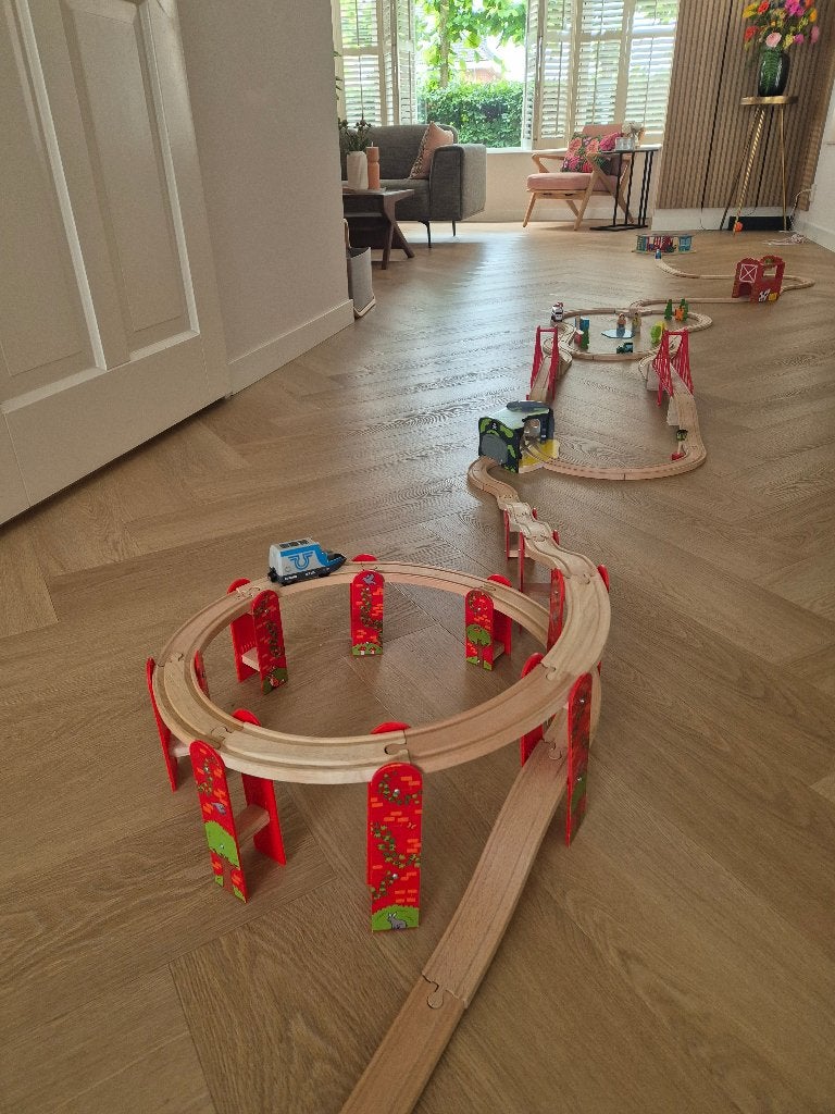 Houten treinset met accesoires, Kinderen en Baby's, Speelgoed | Houten speelgoed, Ophalen, Gebruikt, Overige typen
