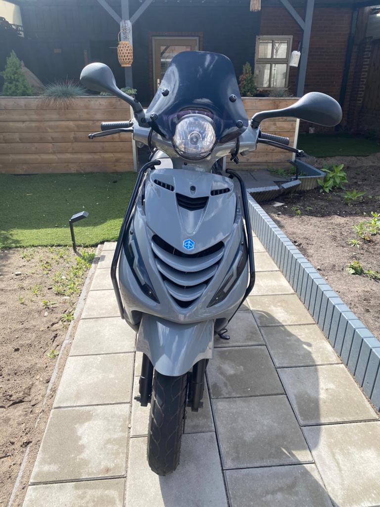 Piaggio zip, Fietsen en Brommers, Scooters | Piaggio, Zo goed als nieuw, Zip, Benzine, Ophalen
