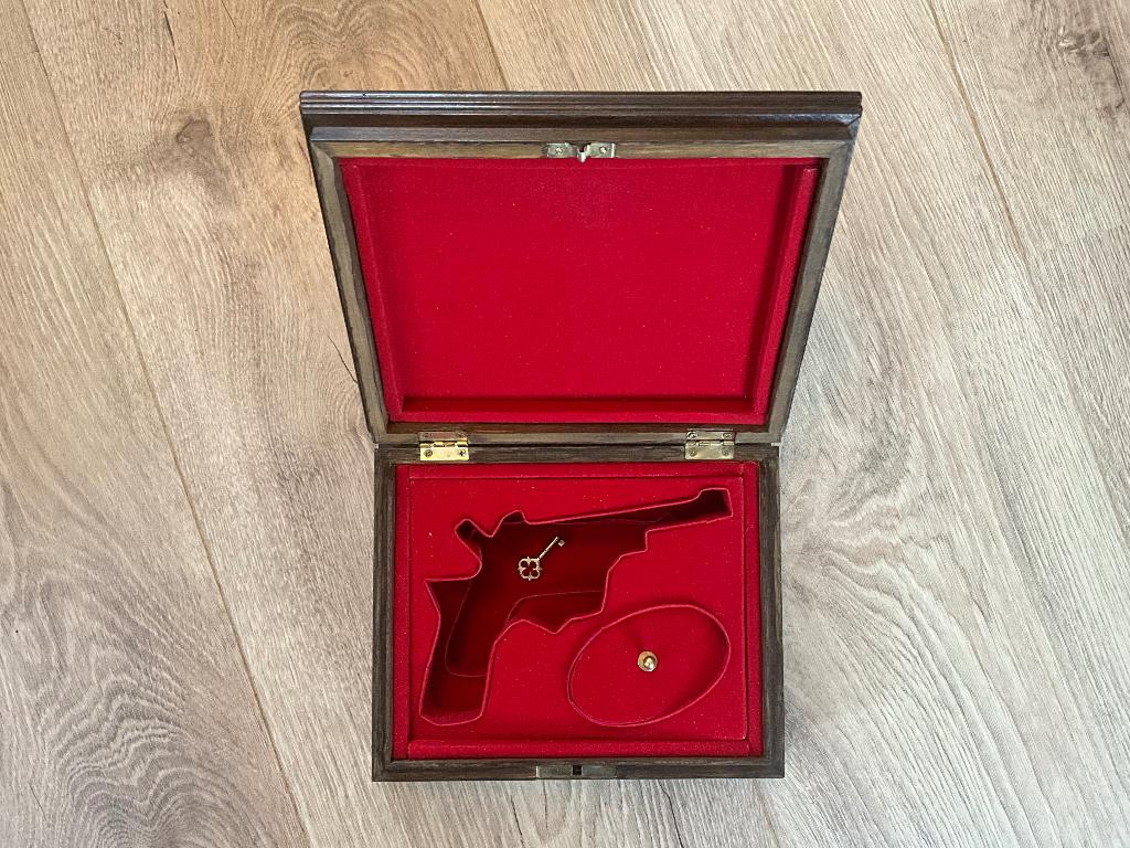 Mooie Presentatiedoos voor Revolver, Ophalen of Verzenden, Overige soorten, Overige gebieden, Kist of Geocache