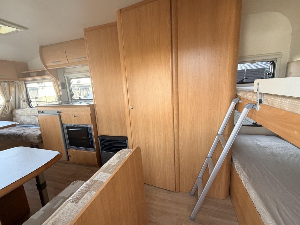 Chateau Lunar 500 Stapelbed en 2x zitje, Kachel, Bedrijf, 5 tot 6 meter, Overige typen