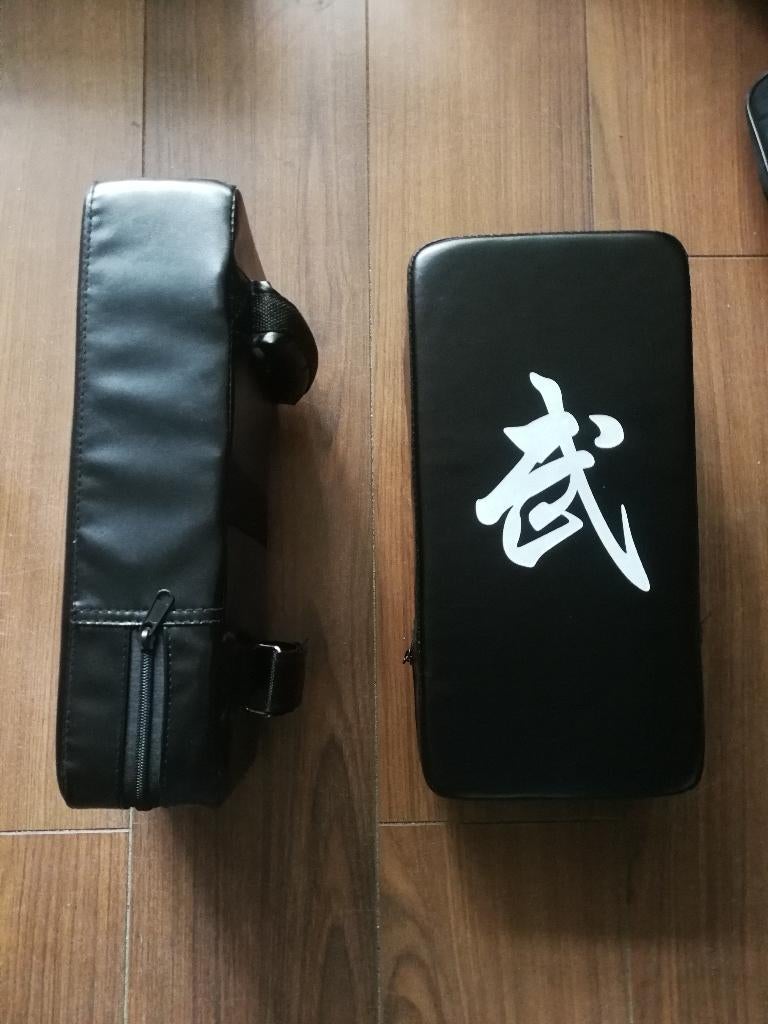 2 stootkussens voor coaching, kickboksen, taekwondo, Taekwondo, Vechtsportmateriaal, Zo goed als nieuw, Maat M