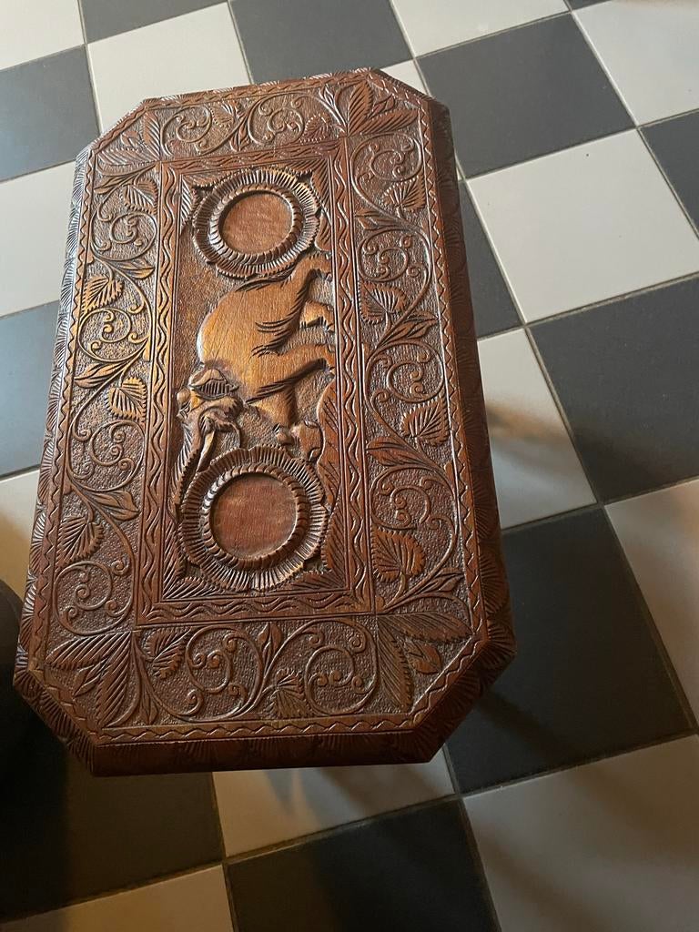 Unieke handgesneden houten bijzettafel met olifant, Ophalen