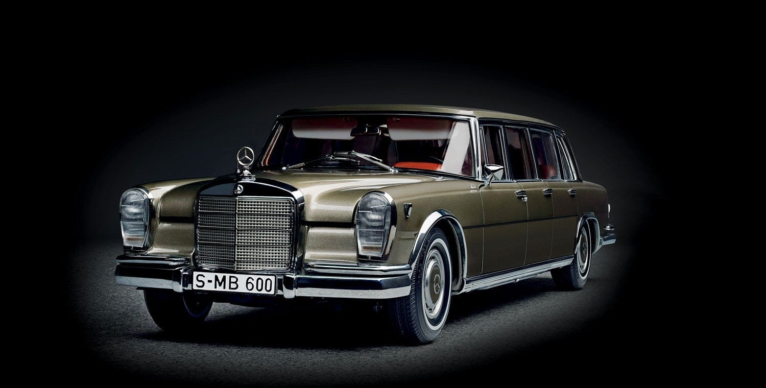 CMC
Mercedes-Benz 600 Pullman (W100)
M-204
1:18 Nieuw, Hobby en Vrije tijd, Modelauto's | 1:18, Nieuw, Auto, Ophalen of Verzenden