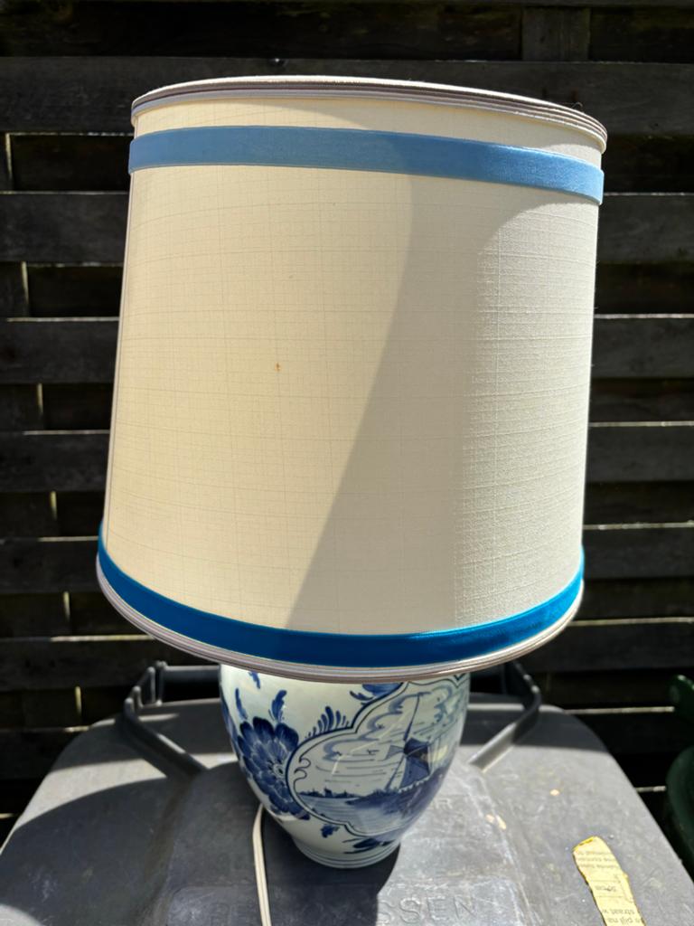 Antieke Delfts Blauwe Schemerlamp met Molen Decor, Antiek en Kunst, Antiek | Lampen, Ophalen