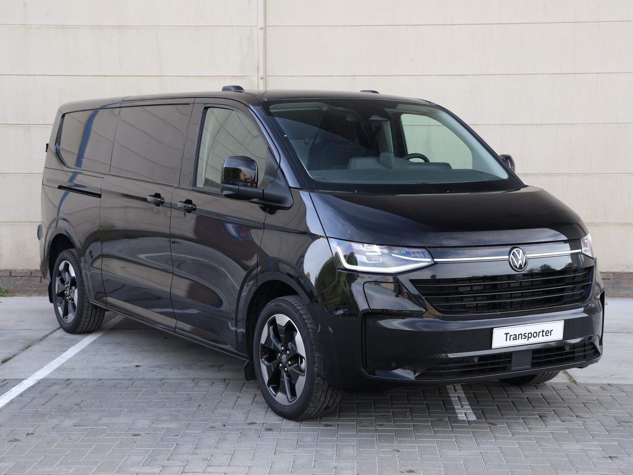 Volkswagen Transporter Bulli L2 2.5 eHybrid 233PK Automaat |, Automaat, 4 cilinders, Volkswagen, Zwart