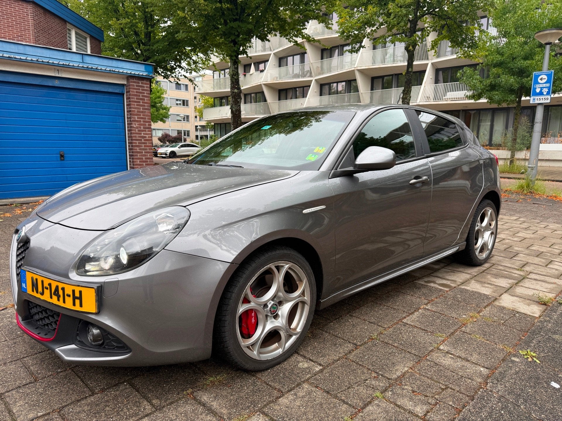 Alfa Romeo Giulietta 2.0 JTDm Exclusive AUTOMAAT NW APK NW D, 4 cilinders, Lichtsensor, 23 km/l, Leder