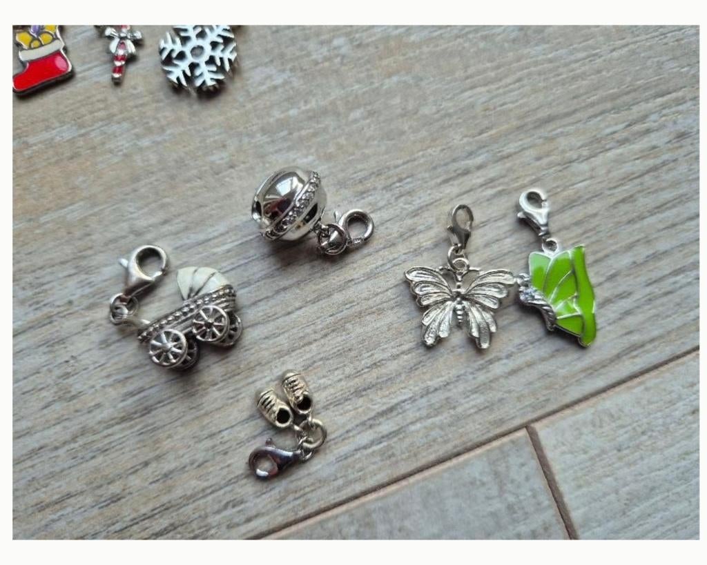 925 zilveren bedels / charms – kerst, baby, insecten, liefde, Overige merken, Gebruikt, Ophalen of Verzenden, 4 bedels of meer