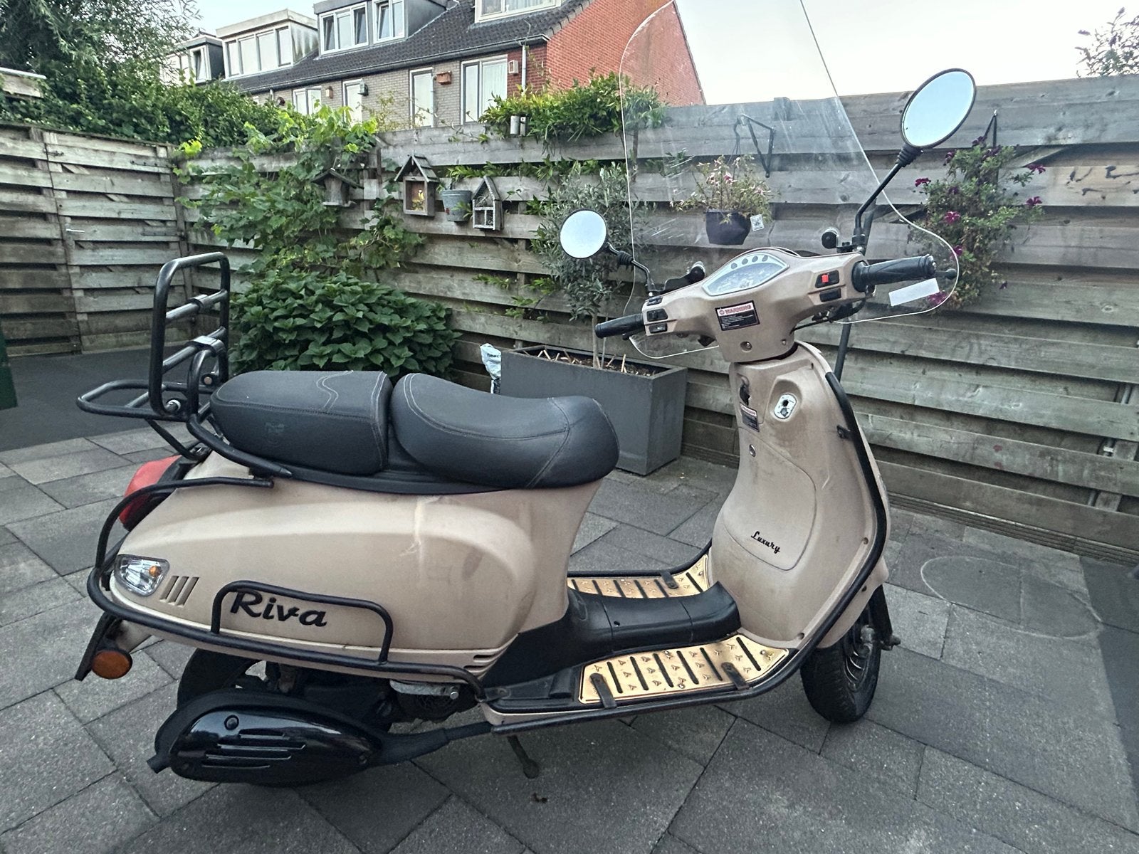 BTC Riva Luxury Scooter - Beige, gebruikt, Fietsen en Brommers, Ophalen, Gebruikt, Overige typen, Overige merken