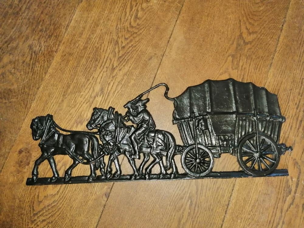 Muurdecoratie. Gietijzer Huifkar met paarden, Ophalen of Verzenden, Nieuw