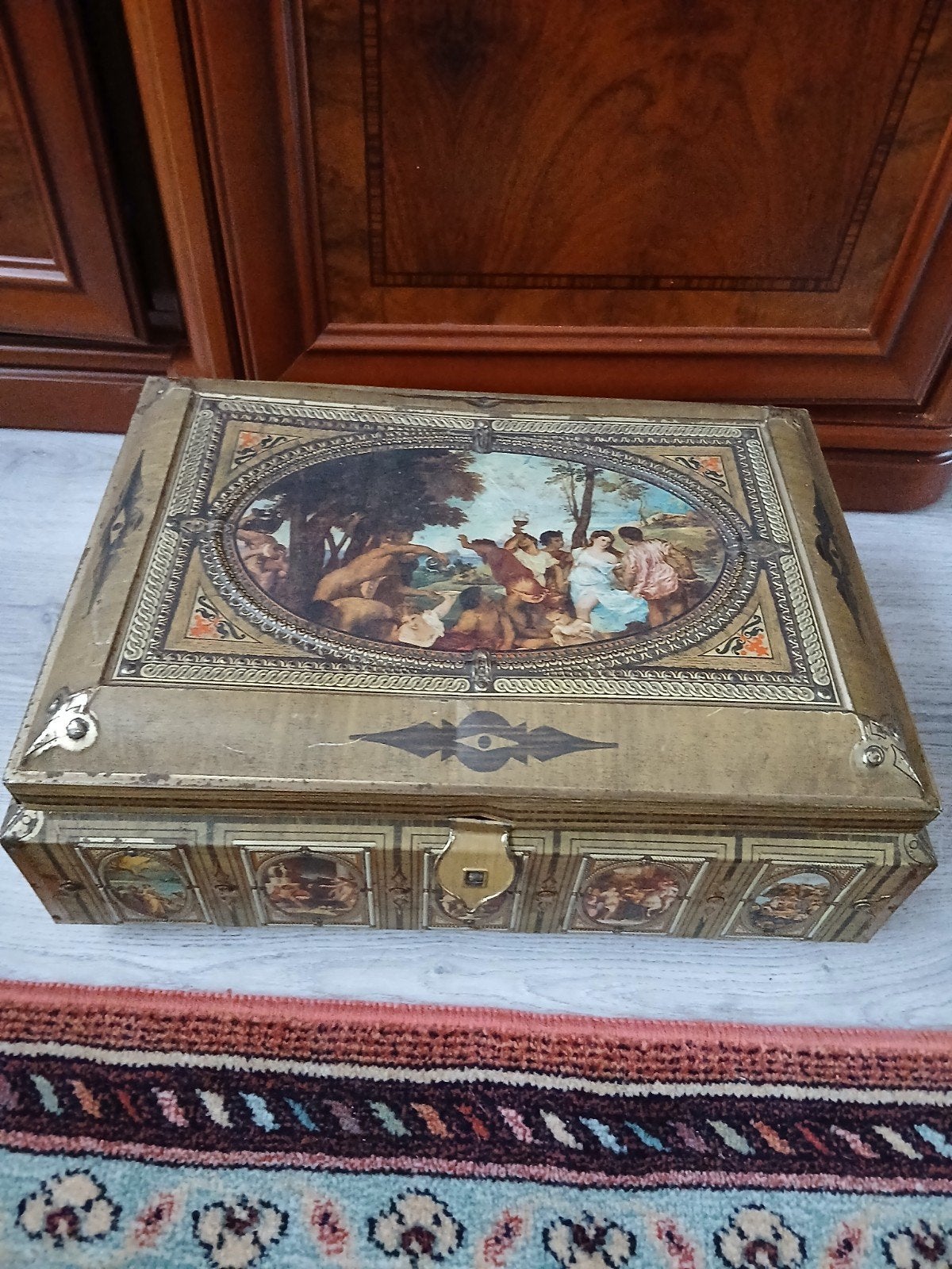 Antieke blikken doos met klassieke afbeeldingen, Ophalen of Verzenden