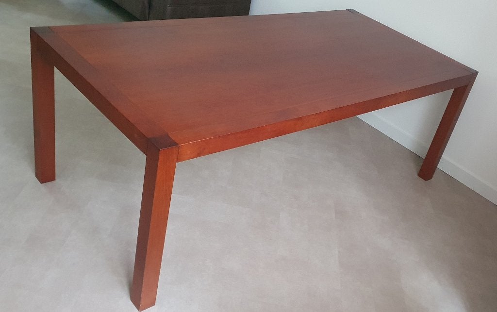 Houten tafel, opknapper, Ophalen