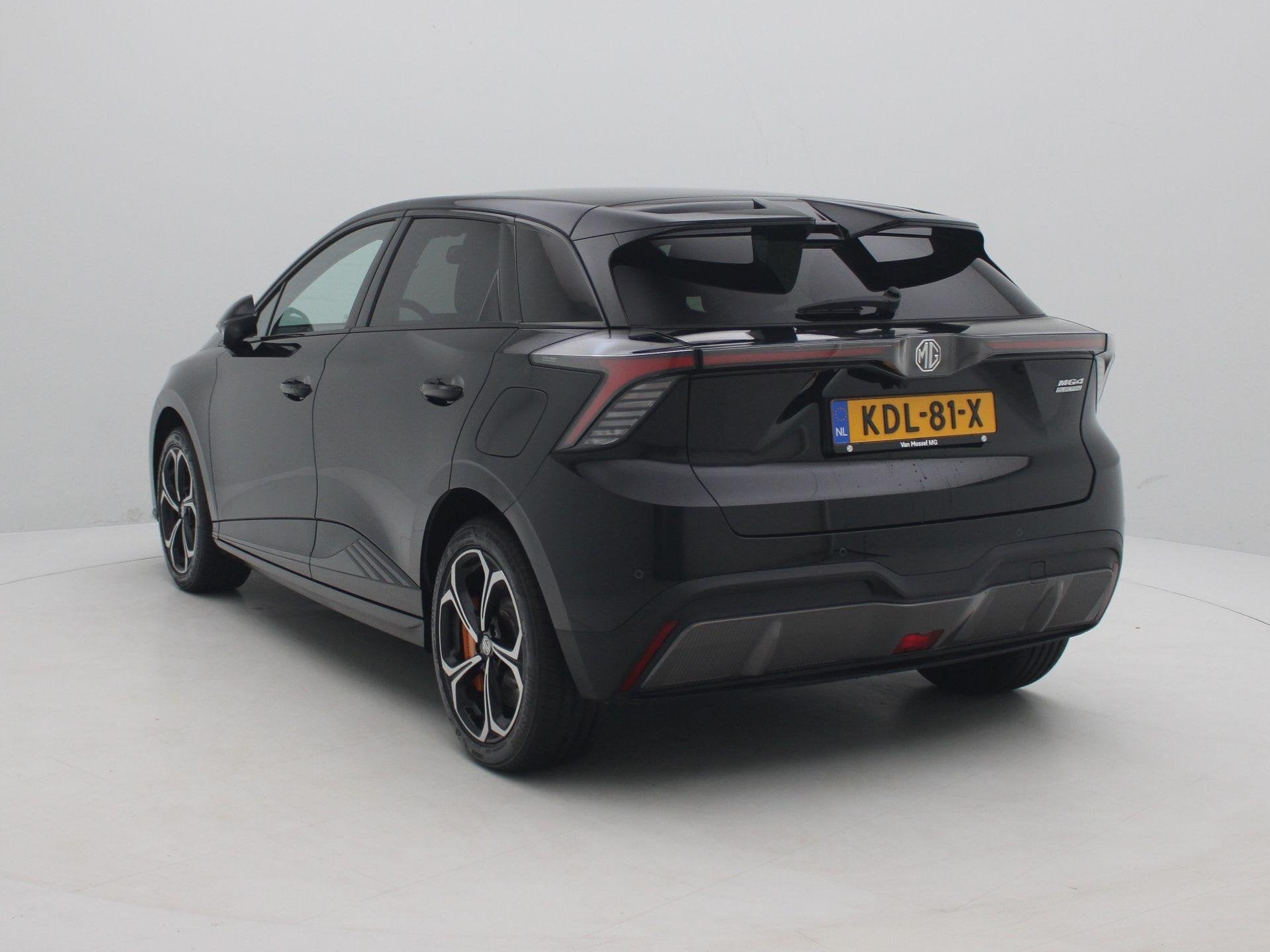 MG 4 XPOWER 64kWh AWD, Auto's, MG, Automaat, 12 maanden, 435 pk, Gebruikt