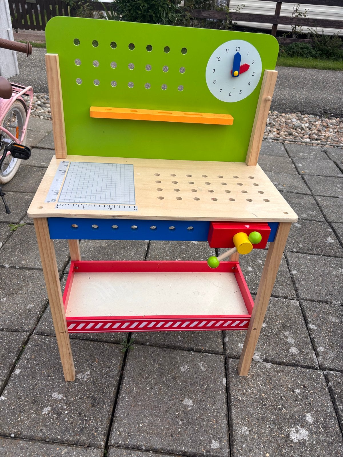 Gratis! Houten kinderwerkbank met gereedschap en klok, Ophalen, Gebruikt, Jongen of Meisje