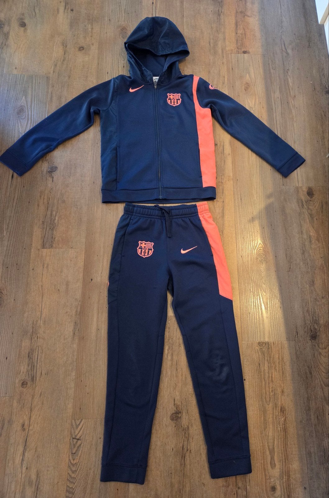 Nike FC Barcelona Trainingspak Maat 147/158 (L), Kinderen en Baby's, Ophalen of Verzenden, Zo goed als nieuw, Nike, Jongen of Meisje