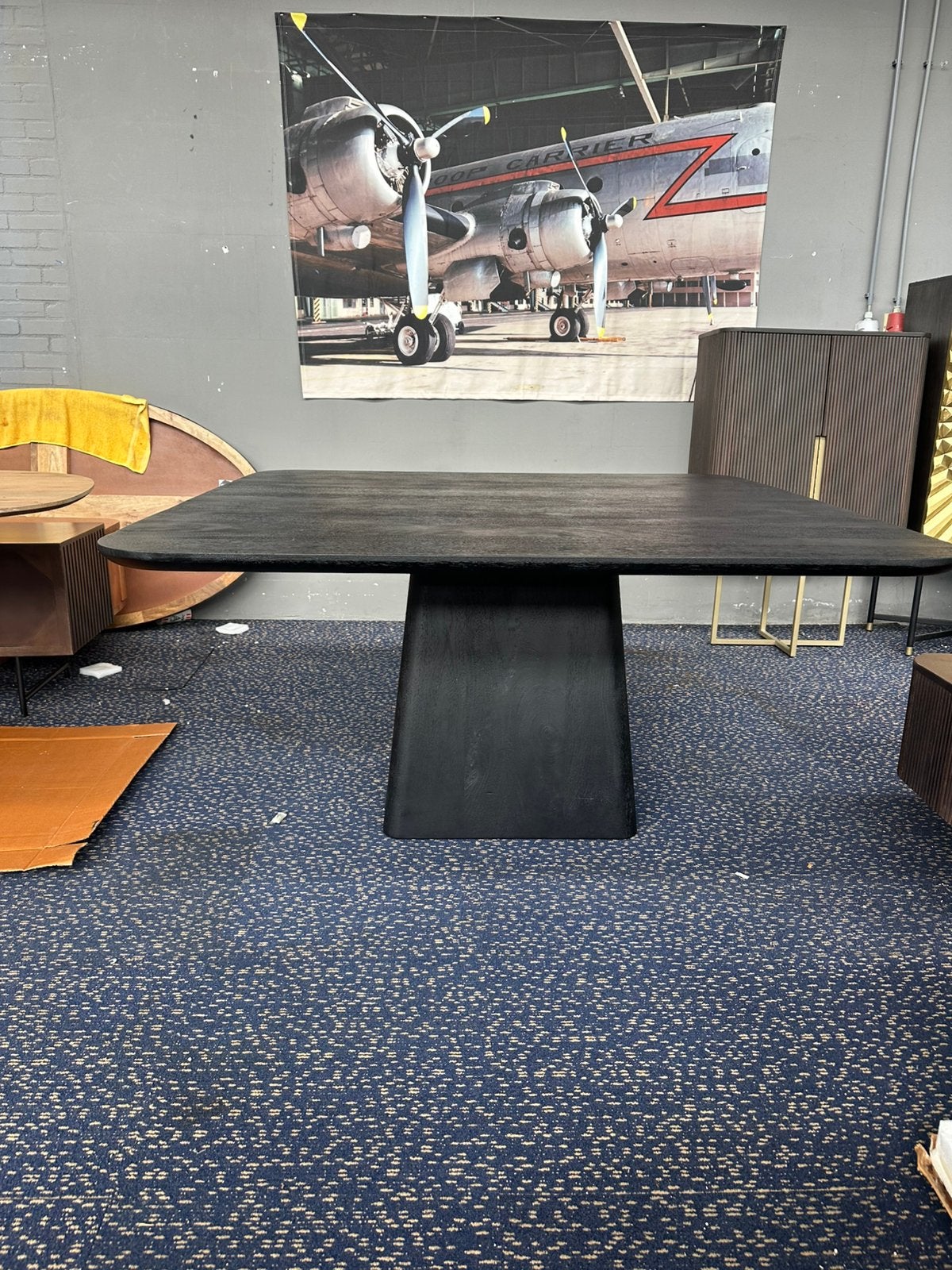 Eleonora Aron Eettafel 150x150 cm Zwart Mangohout Nieuwstaat, 150 tot 200 cm, Vierkant, Ophalen of Verzenden, Vijf personen of meer