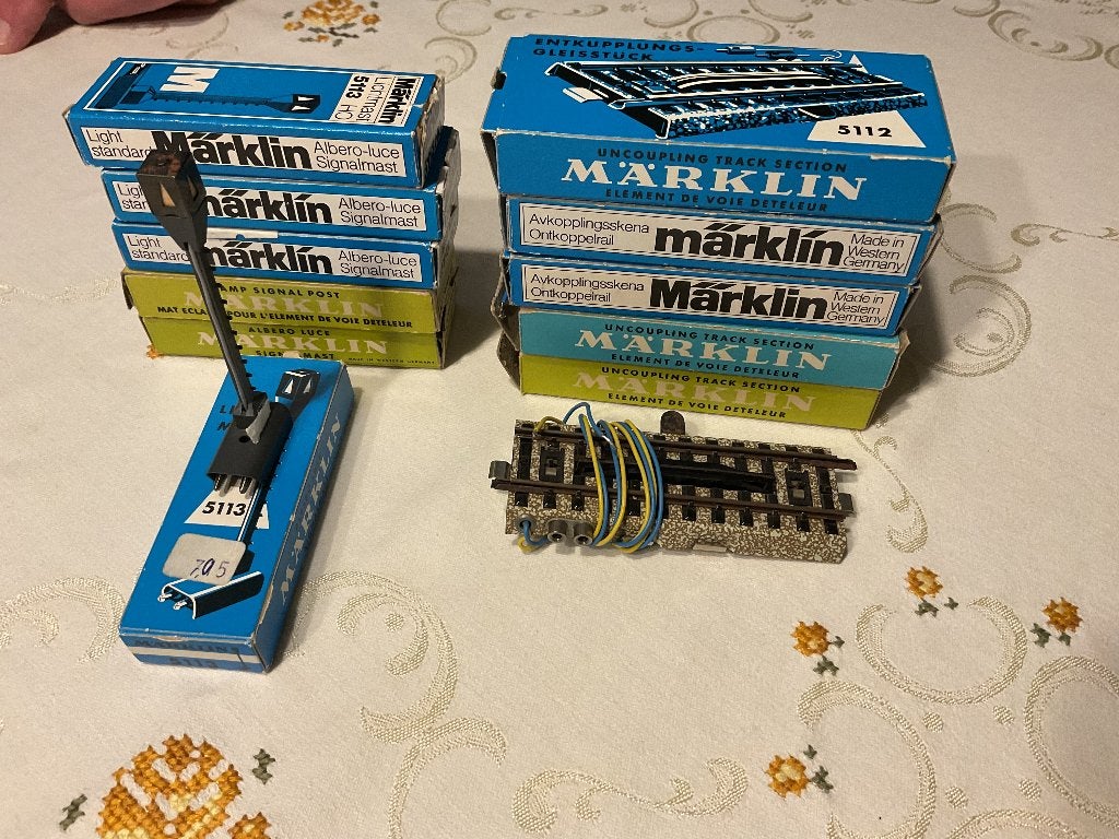 maerklin ho ontkoppelrail + seinmast, Hobby en Vrije tijd, Wisselstroom, Gebruikt, Rails, Ophalen of Verzenden