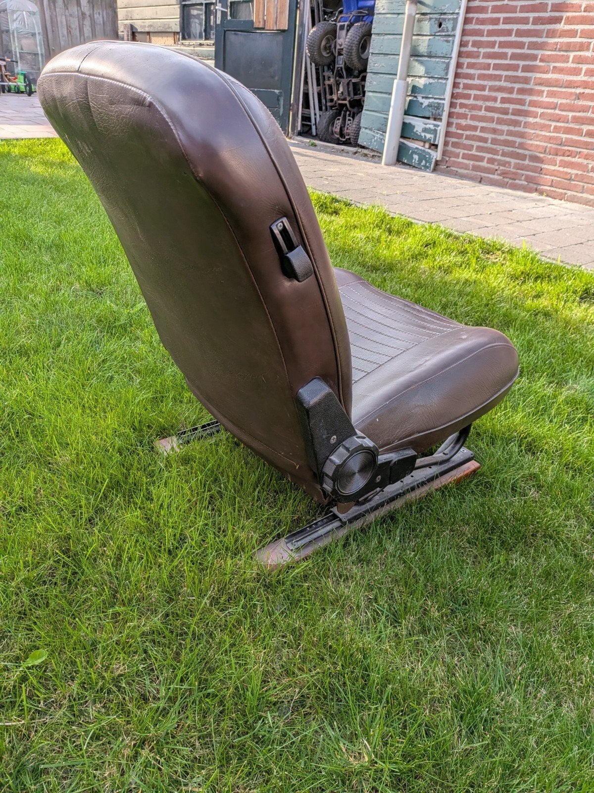 Stoel DAF 66 op houten voet, Ophalen, Gebruikt, Bruin, Eén